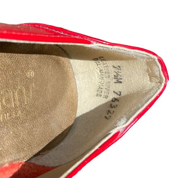 VTG Magdesians CA Red Tassels‎ Eyelet Shiny Leather Pumps sz 7.5M Heels - Picture 5 of 8